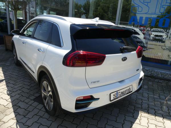 KIA NIRO e-Niro 64kWh Gold JBL.D.Klima.ŰL.Fű.Szel.Kamera.Navi.Bőr